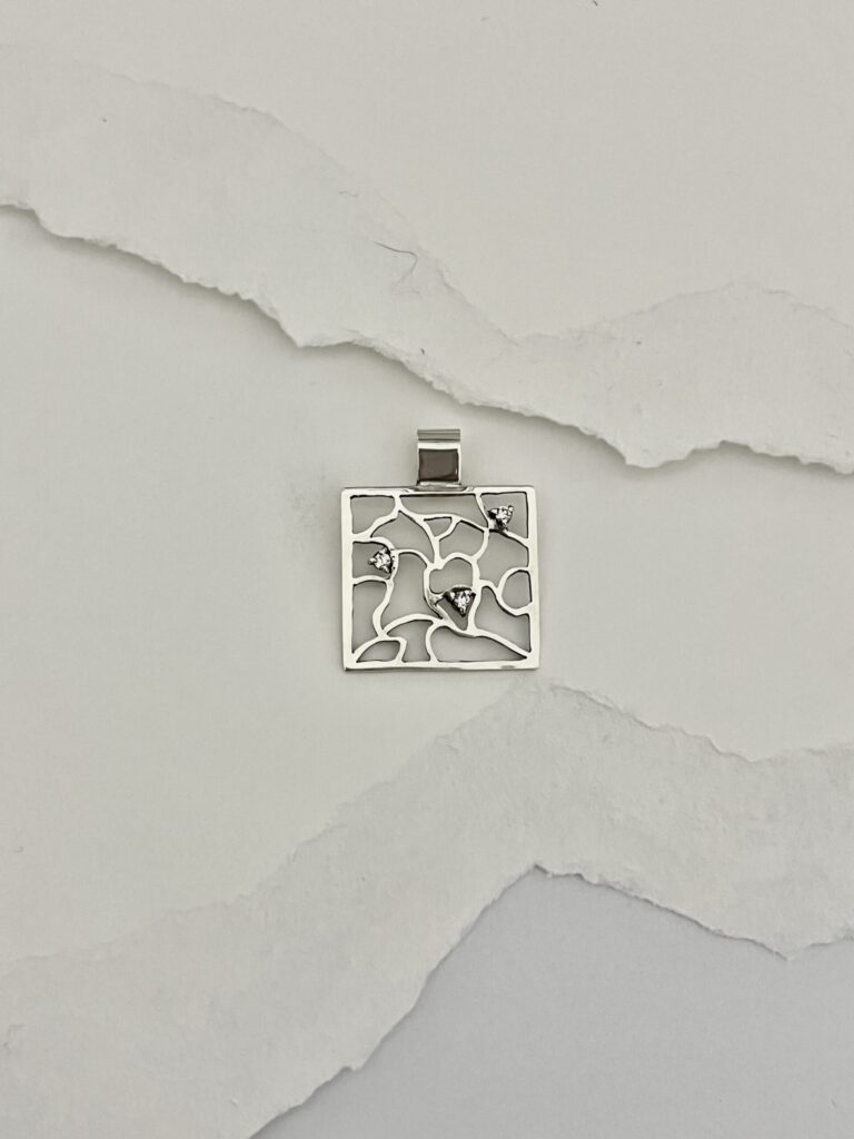 Pendente Abrigo - UNAz Collab Thais