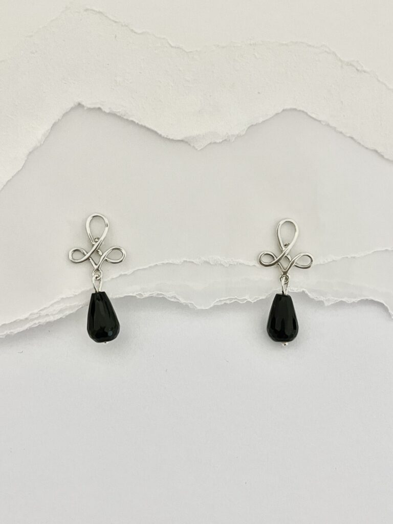 Brinco Entrelace Black (Ágata Preta)